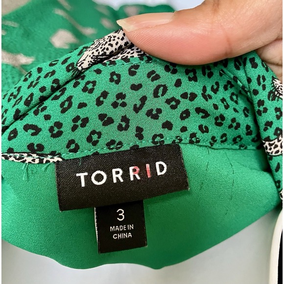 Torrid 3‎ 3X Madison Sleeveless Shirt Kelly Green Leopard Animal Print Women’s - Picture 5 of 6